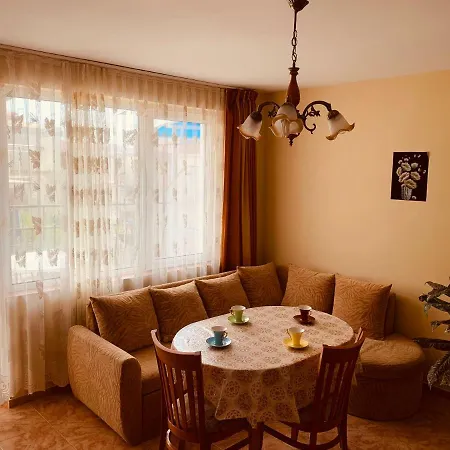 Ivo Apartment *